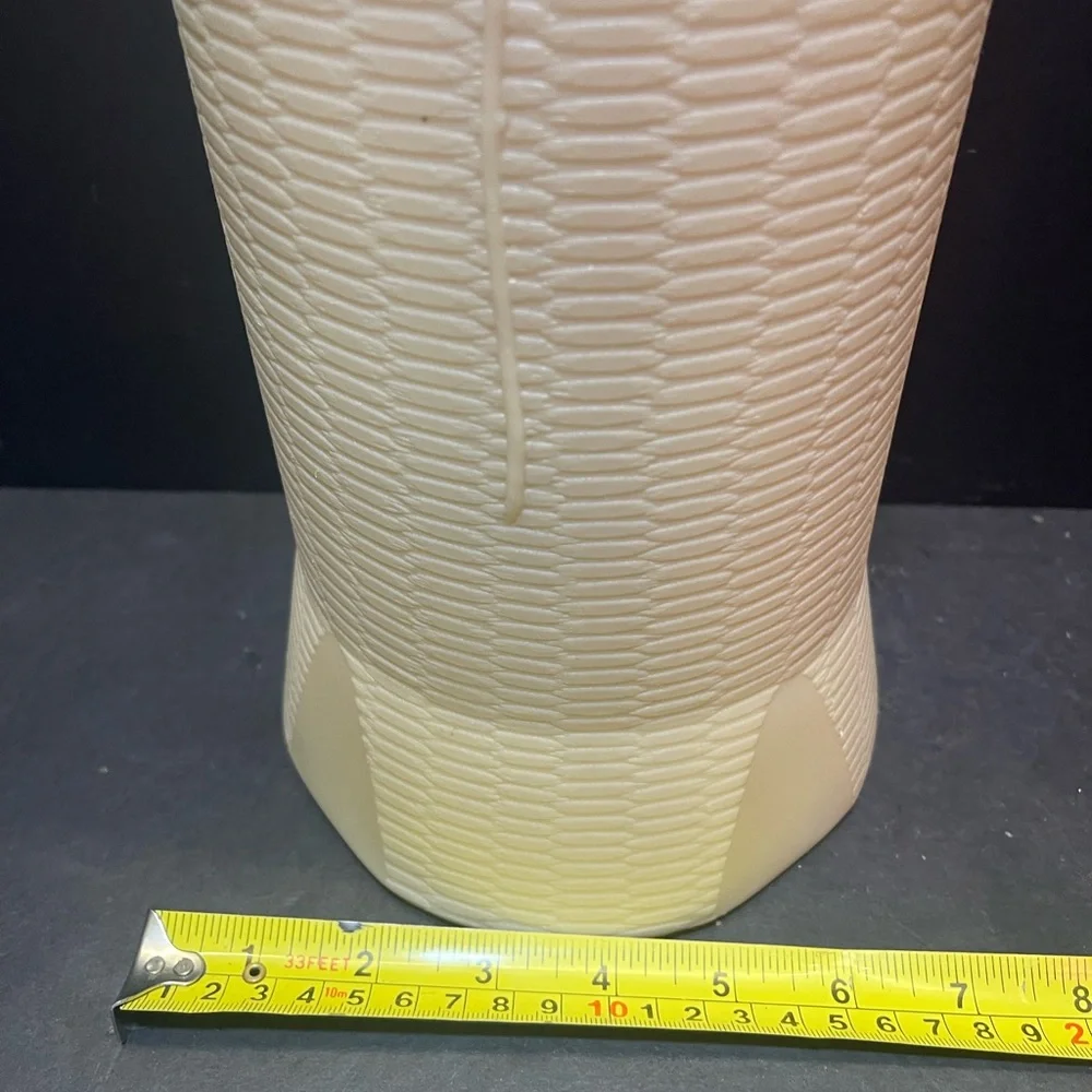 Vintage Tall Plastic Paper Holder Canister w Lid Roses 60’s-70’s